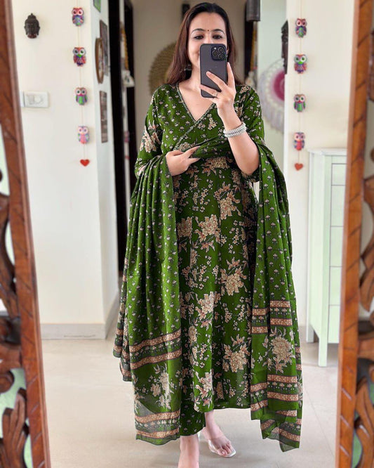 Soch Anarkali Kurta set with Angrakha Style For Women( Green )