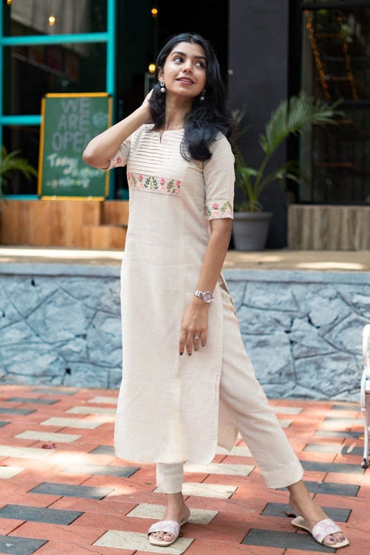 Soch Elegant Off-White Kurta Set with Floral Embroidery